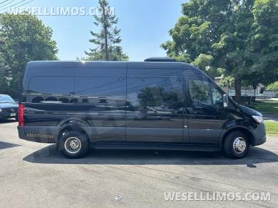 2021 Platinum Big Toys Mercedes-Benz Sprinter Limousine - Sprinter for Sale in Hawthorne, NJ - Photo 4