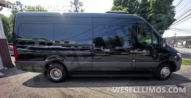 2021 Platinum Big Toys Mercedes-Benz Sprinter Limousine - Sprinter for Sale in Hawthorne, NJ - Photo 5