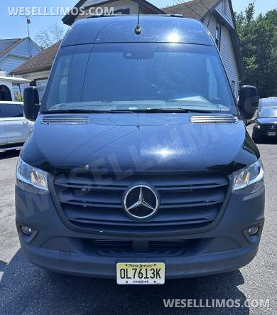2021 Platinum Big Toys Mercedes-Benz Sprinter Limousine - Sprinter for Sale in Hawthorne, NJ - Photo 6