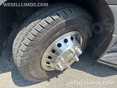 2021 Platinum Big Toys Mercedes-Benz Sprinter Limousine - Sprinter for Sale in Hawthorne, NJ - Photo 12
