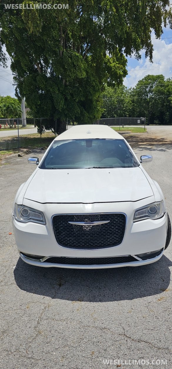 2016 Chrysler 300 Limousine for Sale in Pompano, FL - Photo 3