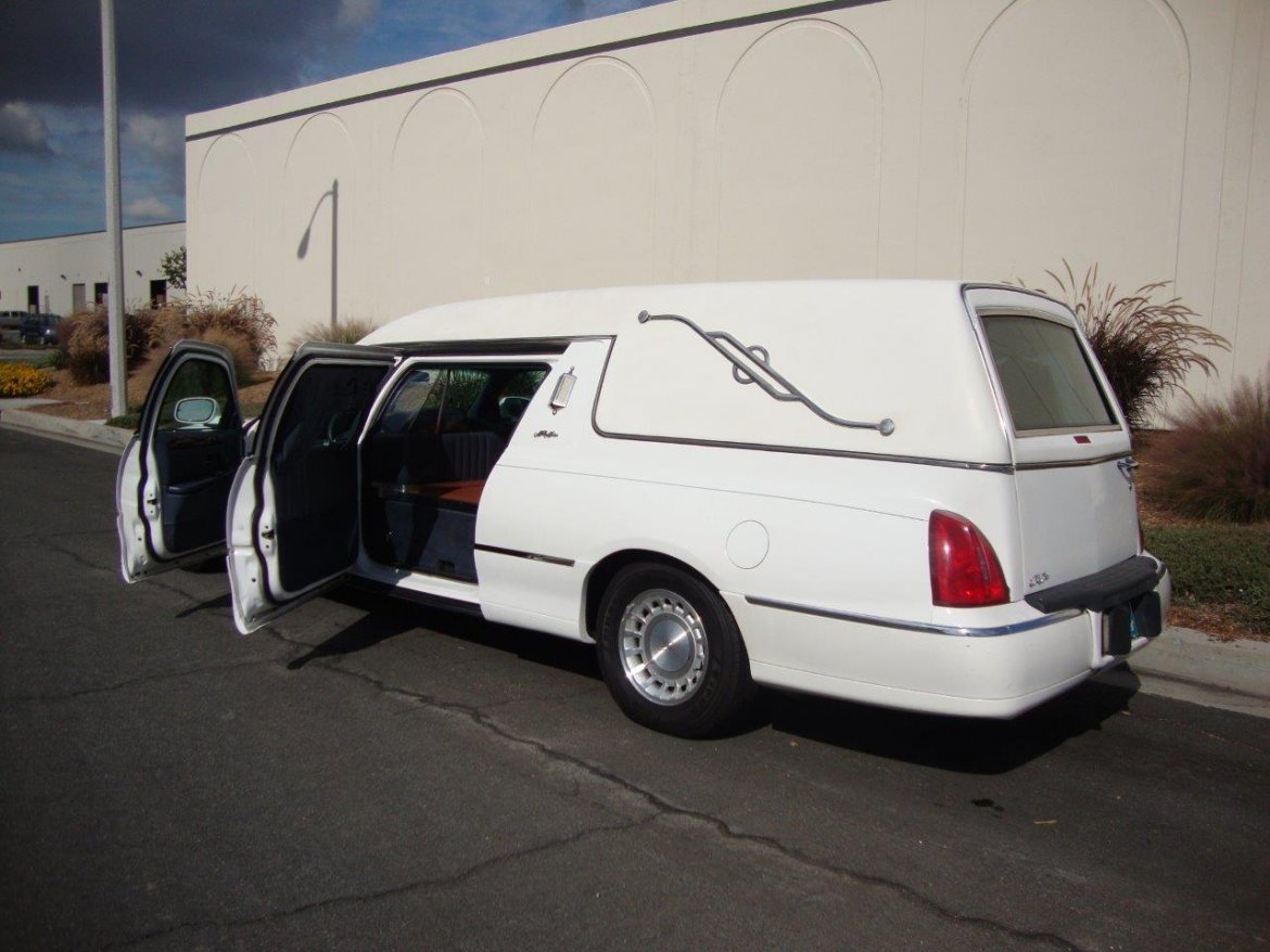 Funeral for Sale in Carson, CA - Photo 5