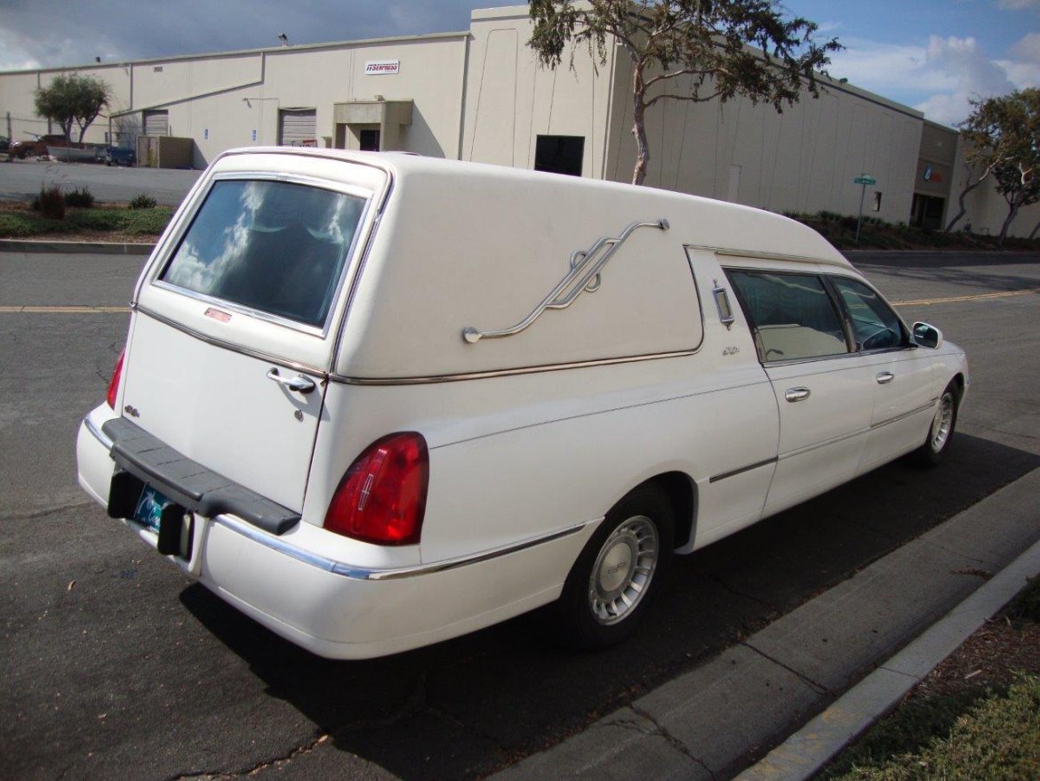Funeral for Sale in Carson, CA - Photo 11