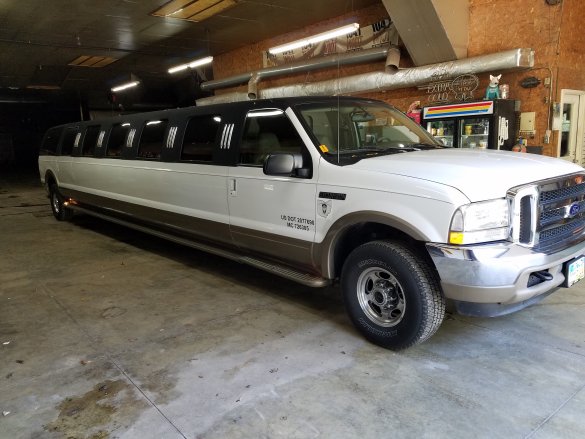 2002 Ford Excursion Limousine for Sale in Tiffin, OH - Photo 2