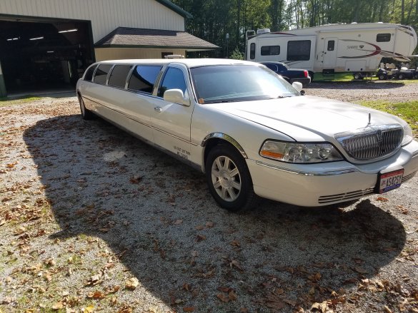 2005 Lincoln Limousine Limousine for Sale in Tiffin, OH - Photo 3