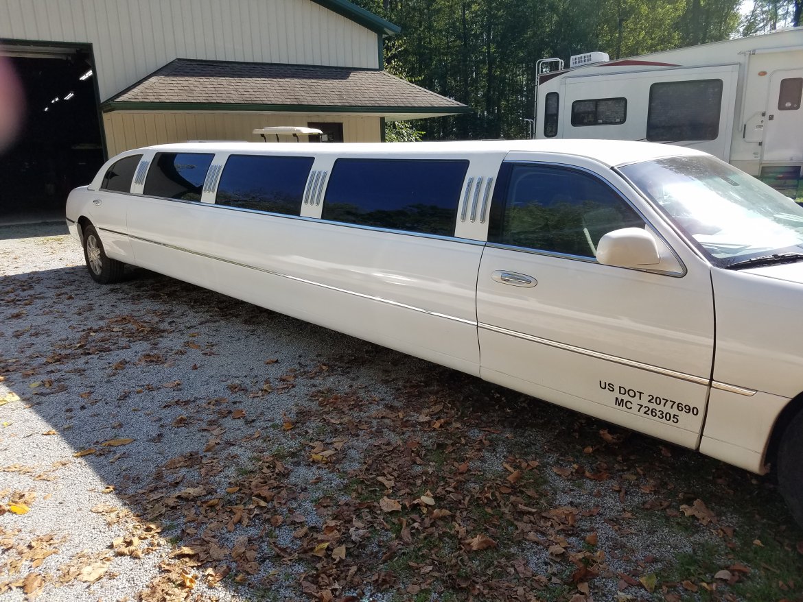 Limousine for Sale in Tiffn, OH - Photo 3