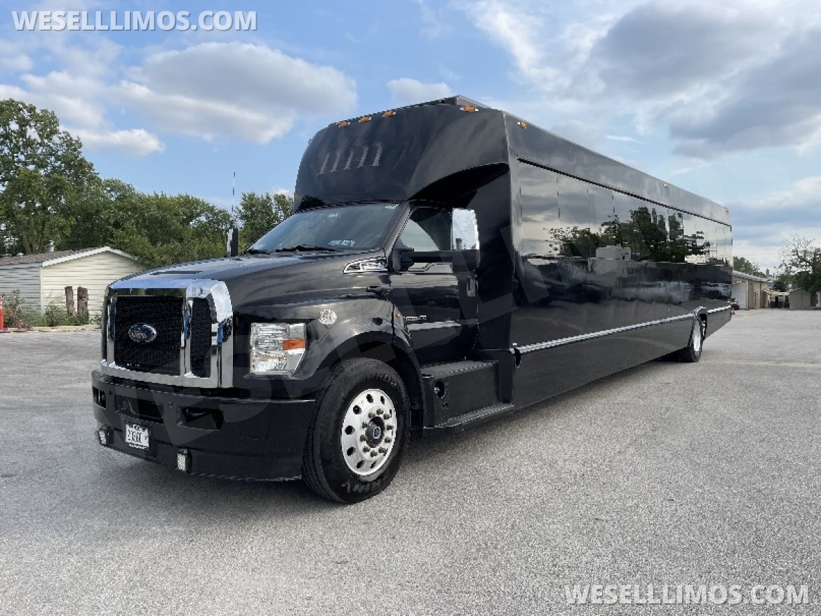 Limo Bus for Sale in Chicago, IL - Photo 2
