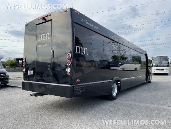 2016 Ford F-750 Limo Bus for Sale in Chicago, IL - Photo 3