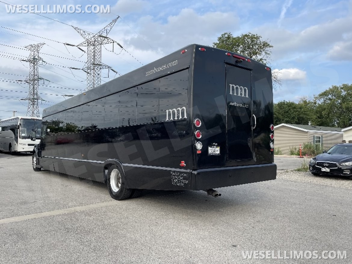 Limo Bus for Sale in Chicago, IL - Photo 4