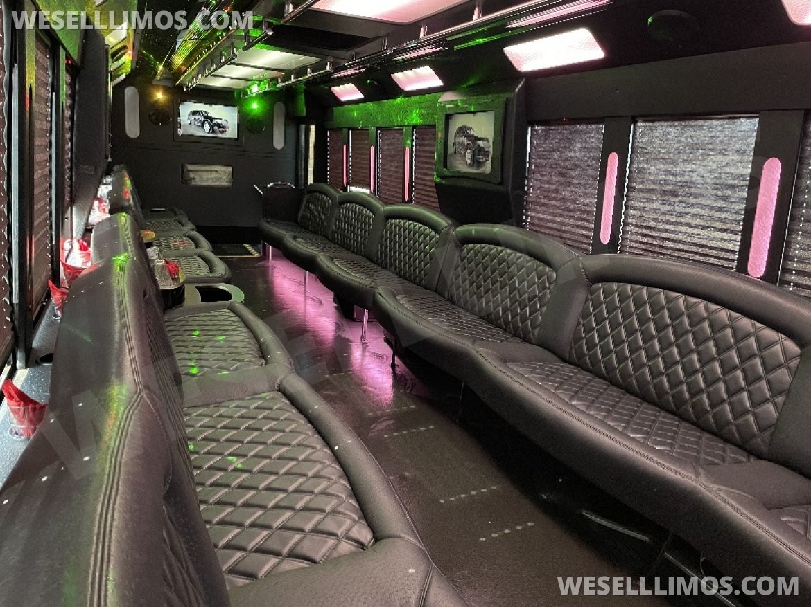 Limo Bus for Sale in Chicago, IL - Photo 7
