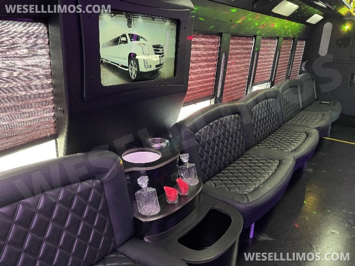 Limo Bus for Sale in Chicago, IL - Photo 9