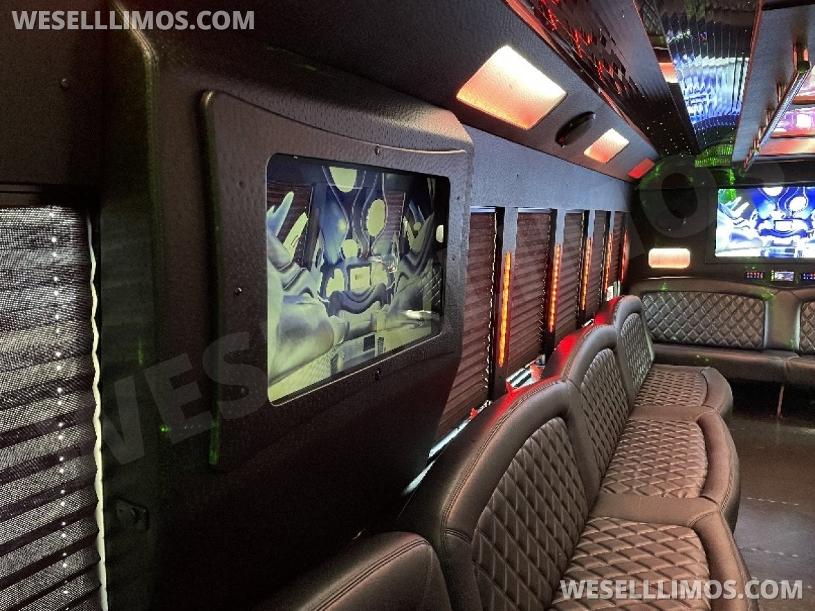 Limo Bus for Sale in Chicago, IL - Photo 10