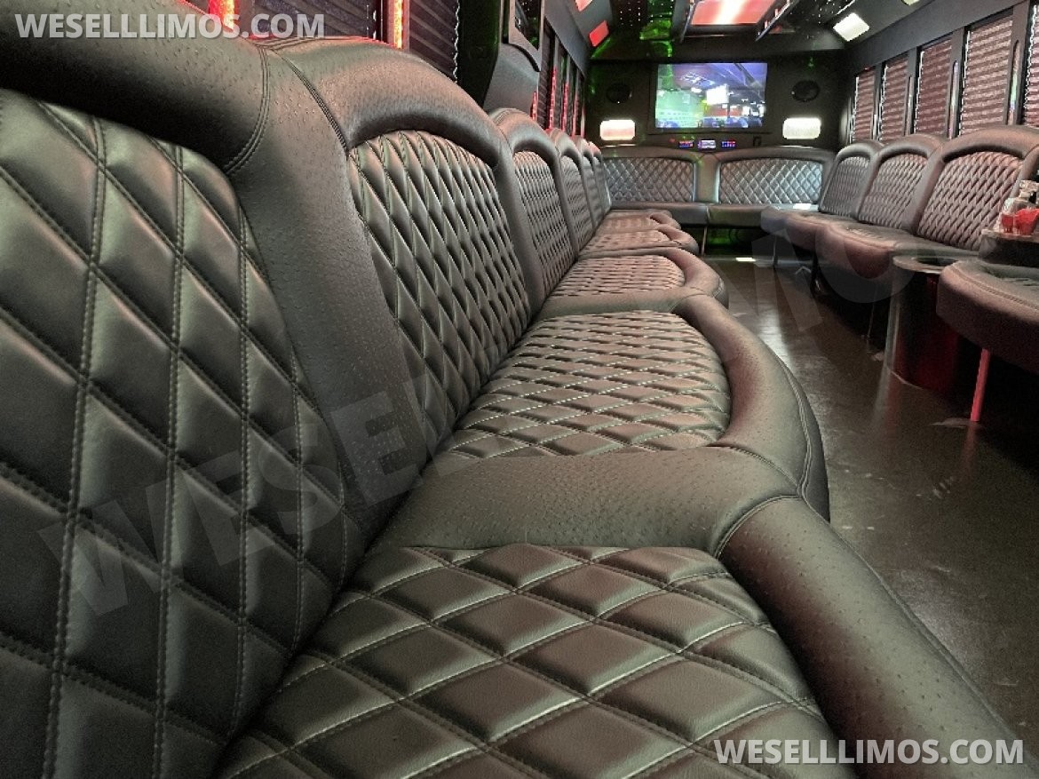 Limo Bus for Sale in Chicago, IL - Photo 12
