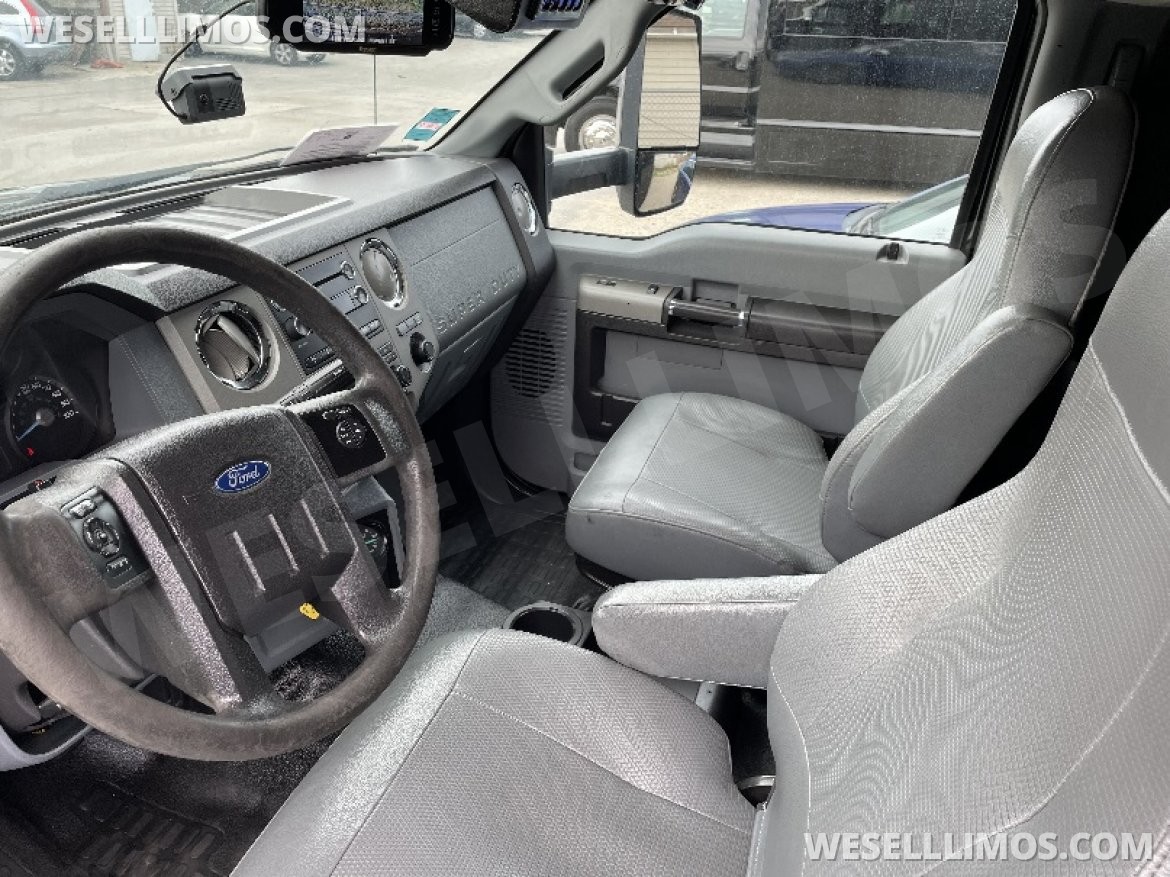 Limo Bus for Sale in Chicago, IL - Photo 16