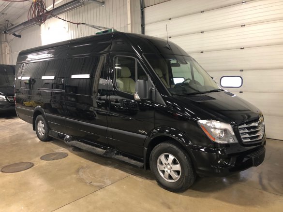 2017 Freightliner F2CA170E Sprinter for Sale in Grand Rapids, MI - Photo 2