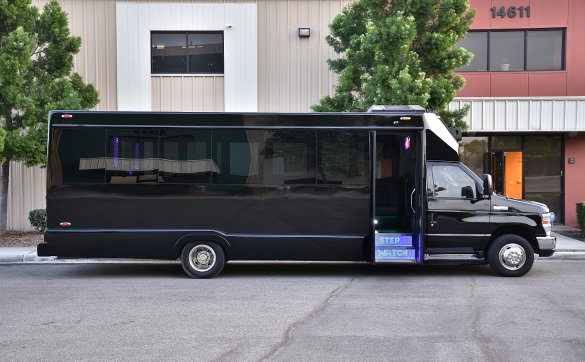 2011 Ford E-450 Limo Bus for Sale in Fontana, CA - Photo 2