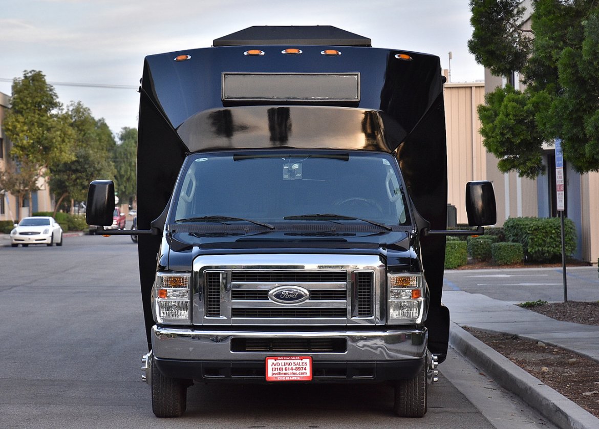 Limo Bus for Sale in Fontana, CA - Photo 3