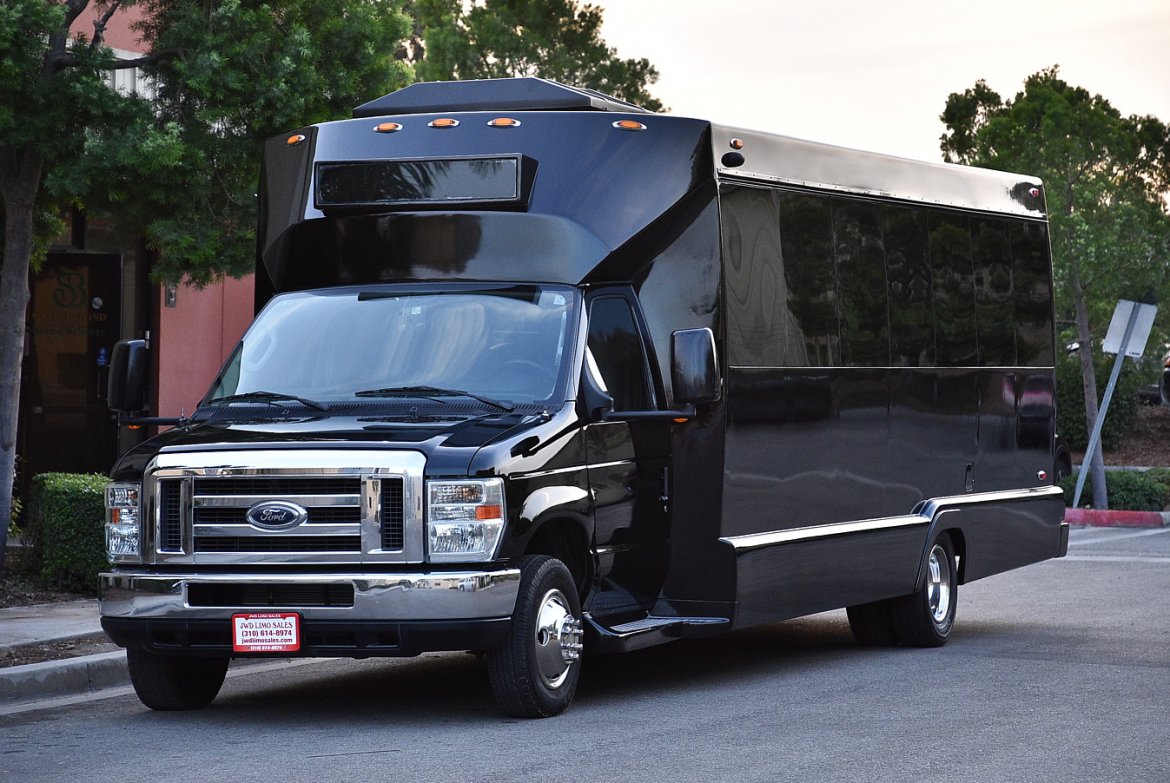 Limo Bus for Sale in Fontana, CA - Photo 7