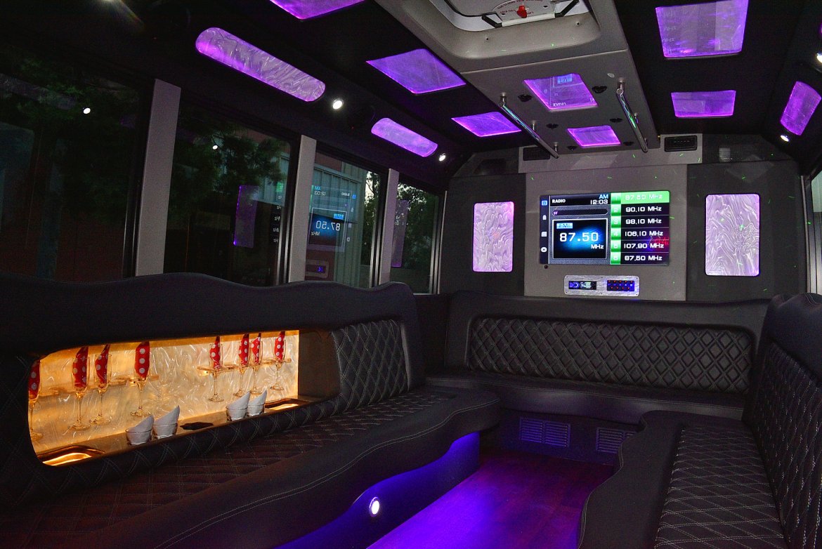 Limo Bus for Sale in Fontana, CA - Photo 12