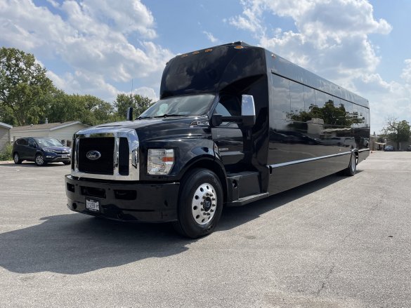 2016 Ford F-750 Limo Bus for Sale in Chicago, IL - Main Photo