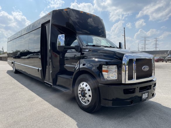 2016 Ford F-750 Limo Bus for Sale in Chicago, IL - Photo 2