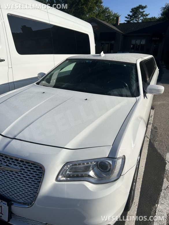 2019 Chrysler 300 Limousine for Sale in Hingham, MA - Photo 2