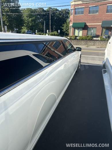 2019 Limoland Chrysler 300 Limousine - Limousine for Sale in Hingham, MA - Photo 9