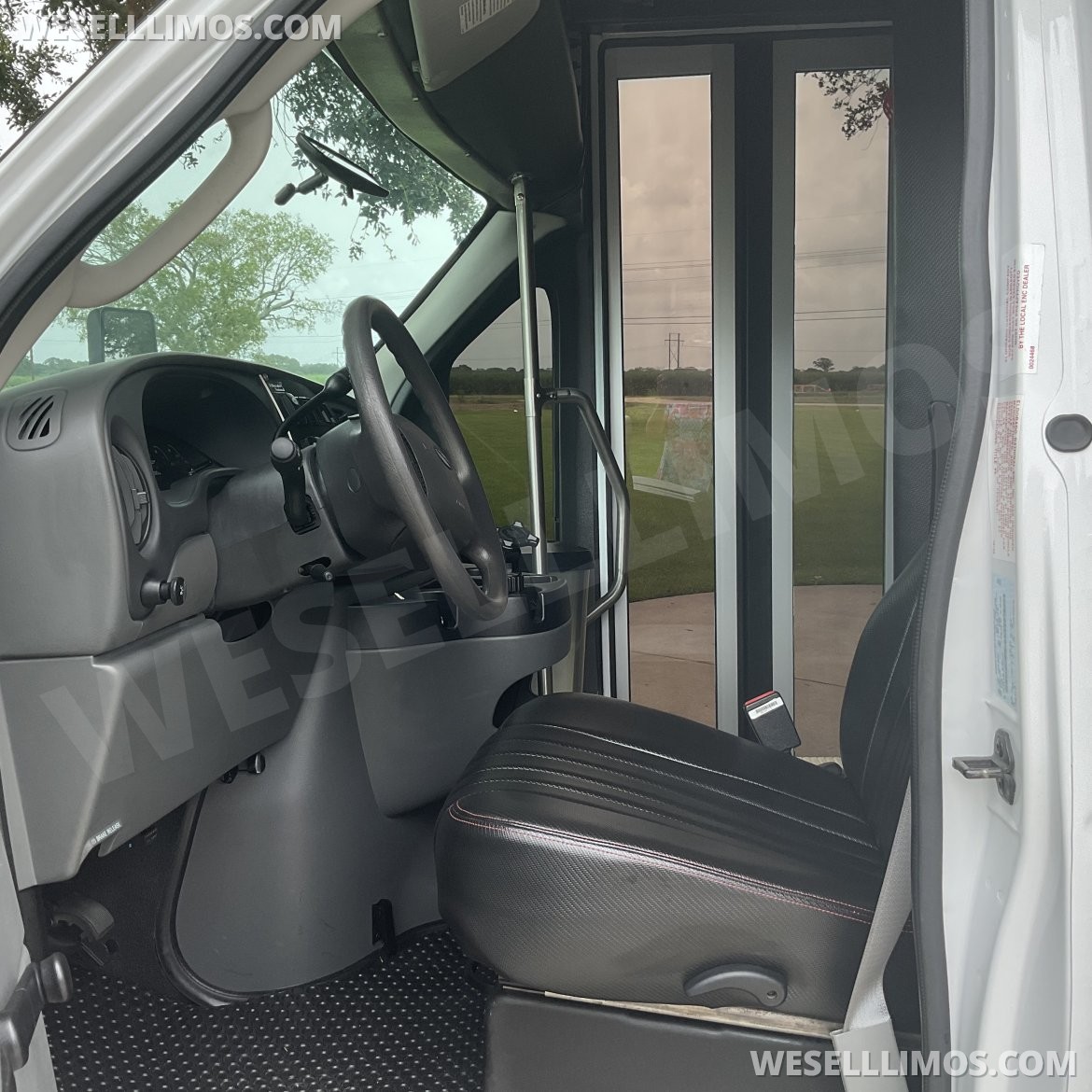 Limo Bus for Sale in Erath, LA - Photo 9