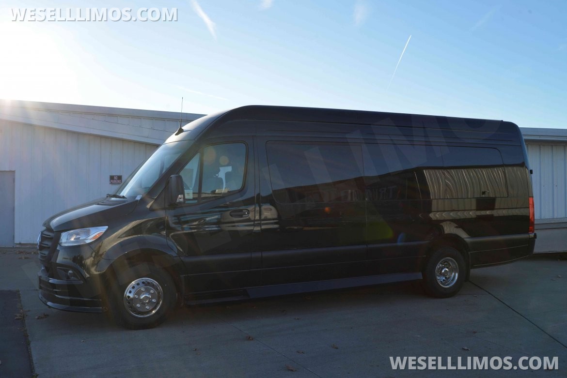 Limo Bus for Sale in North East, PA - Photo 17