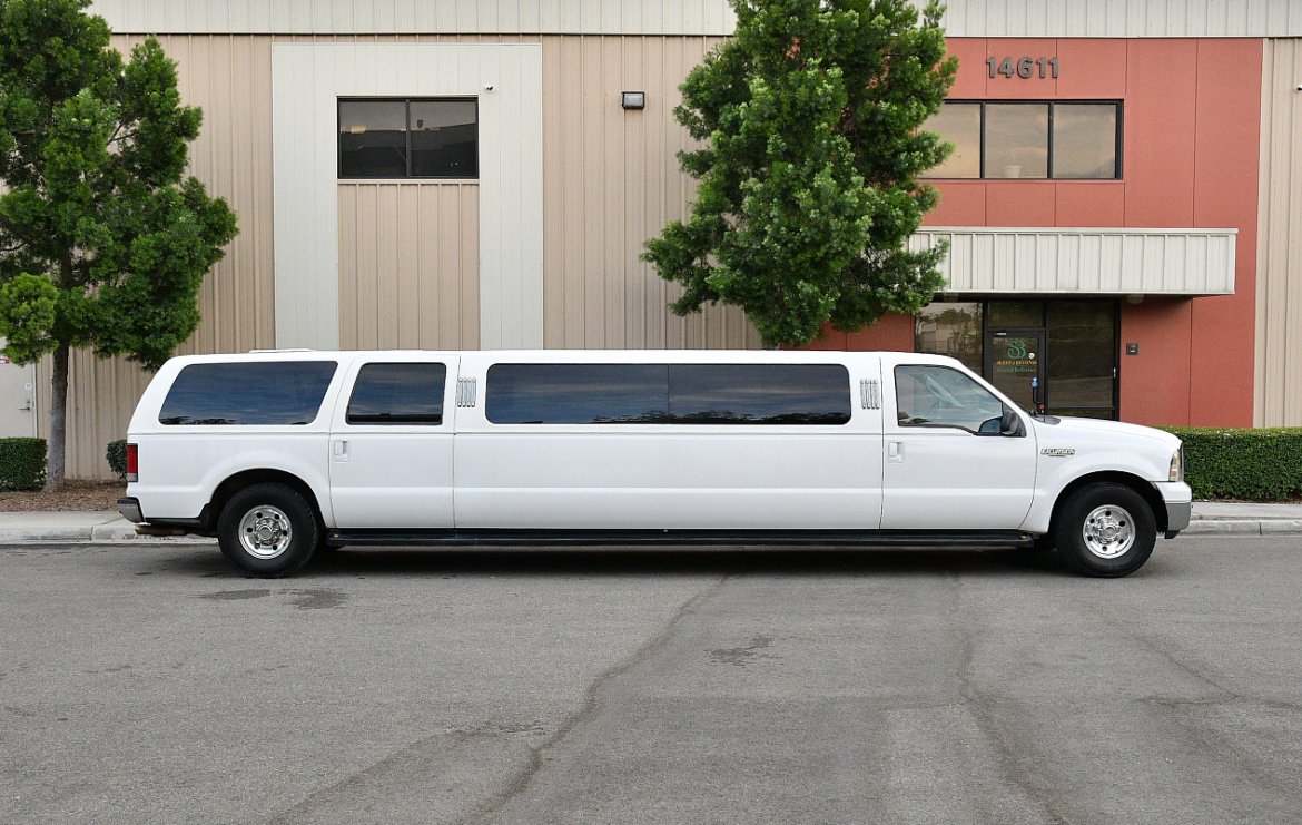 SUV Stretch for Sale in Fontana, CA - Photo 2
