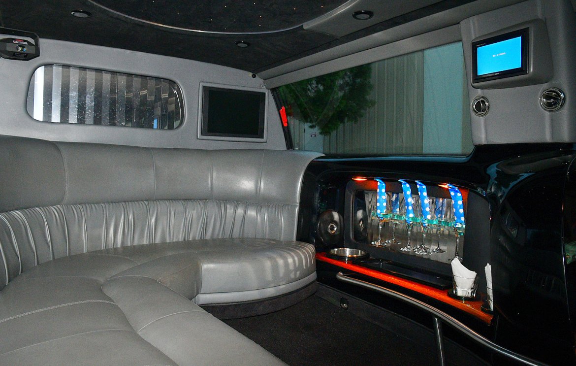 SUV Stretch for Sale in Fontana, CA - Photo 13