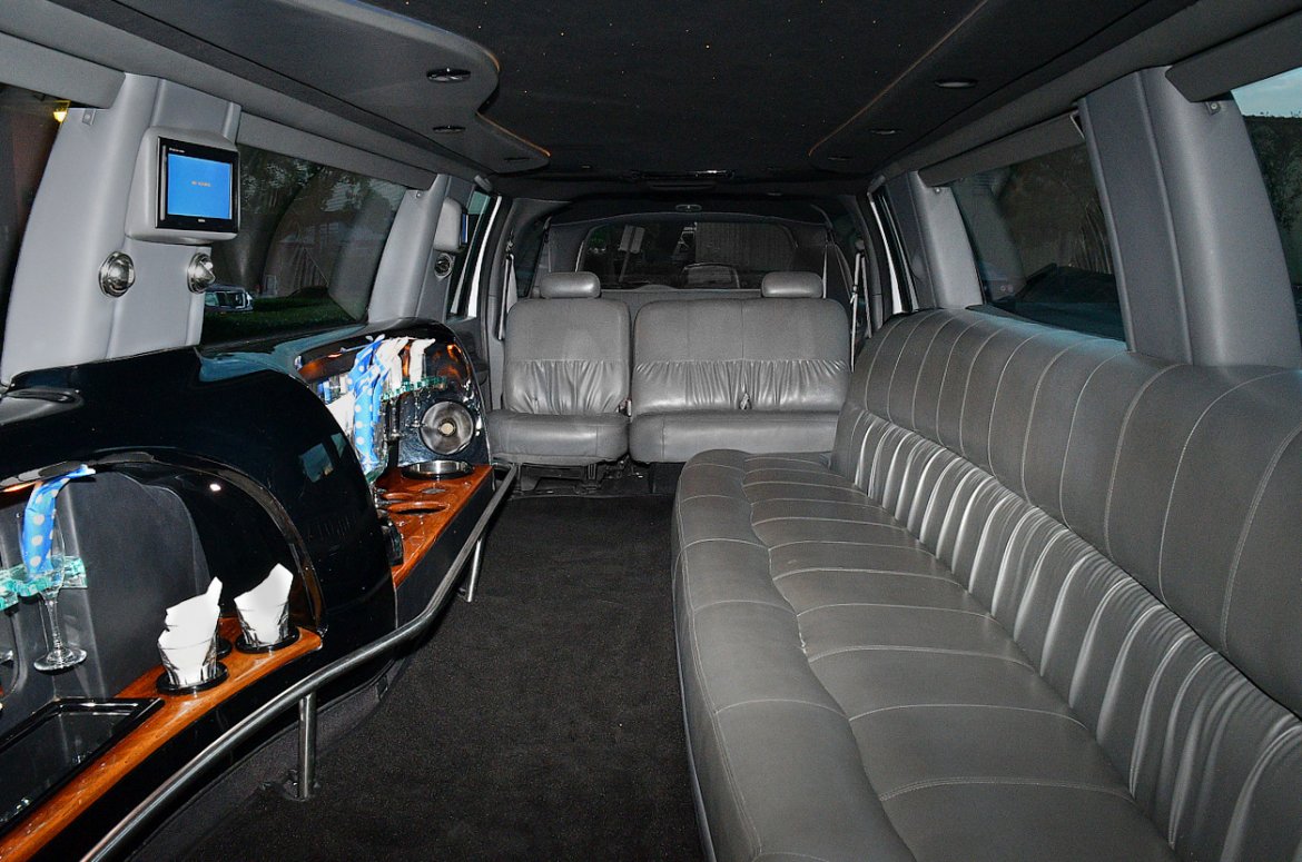 SUV Stretch for Sale in Fontana, CA - Photo 14