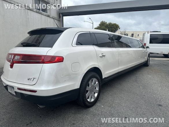 2019 Lincoln MKT Limousine for Sale in Brooklyn, NY - Photo 3