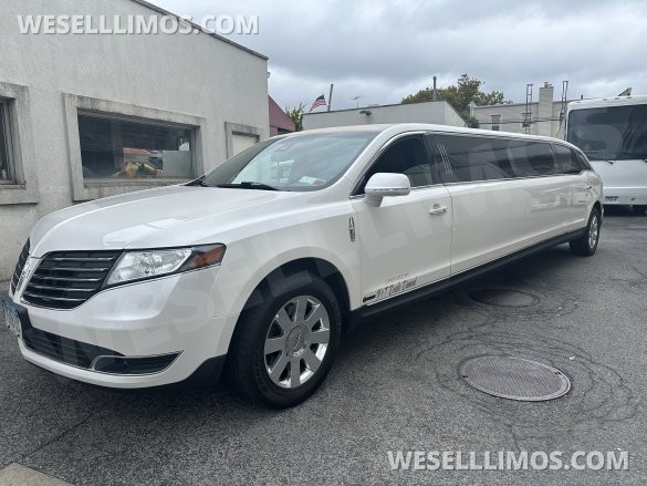 2019 Lincoln MKT Limousine for Sale in Brooklyn, NY - Main Photo