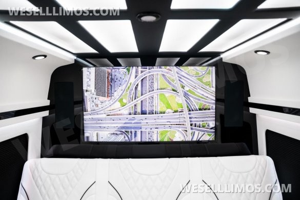 2022 Mercedes-Benz Sprinter 3500 dually Sprinter for Sale in Studio City, CA - Photo 2