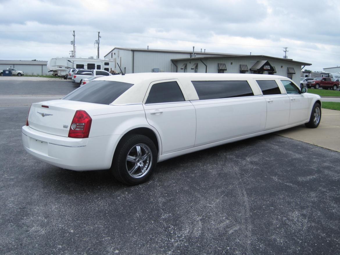 Limousine for Sale in Ozark, MO - Photo 9