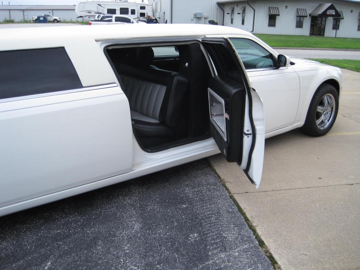 Limousine for Sale in Ozark, MO - Photo 13