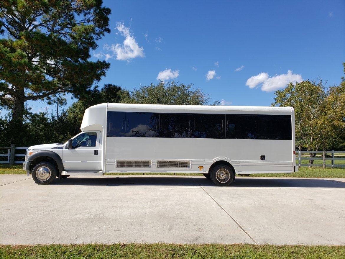 Limo Bus for Sale in Fall River, MA - Photo 5