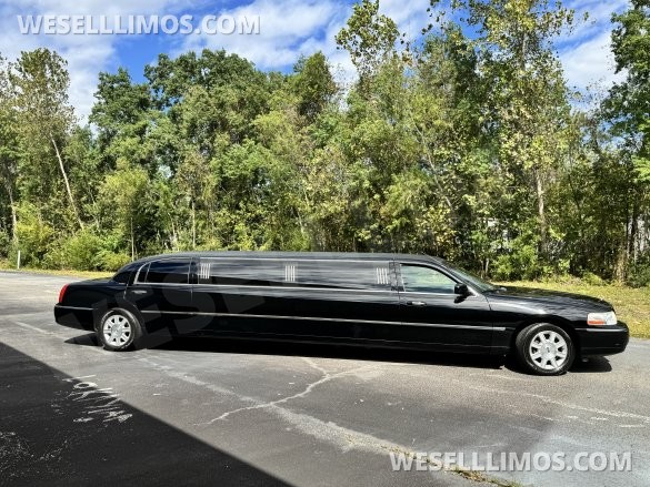 2007 Lincoln Town Car Limousine for Sale in North Charleston, SC - Photo 2