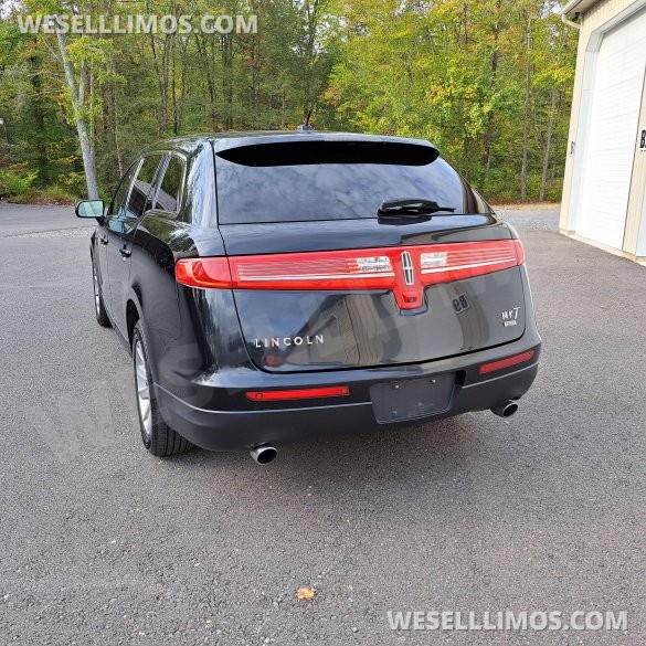 2017 Lincoln MKT Town Car Sedan for Sale in Northumberland, PA - Photo 3
