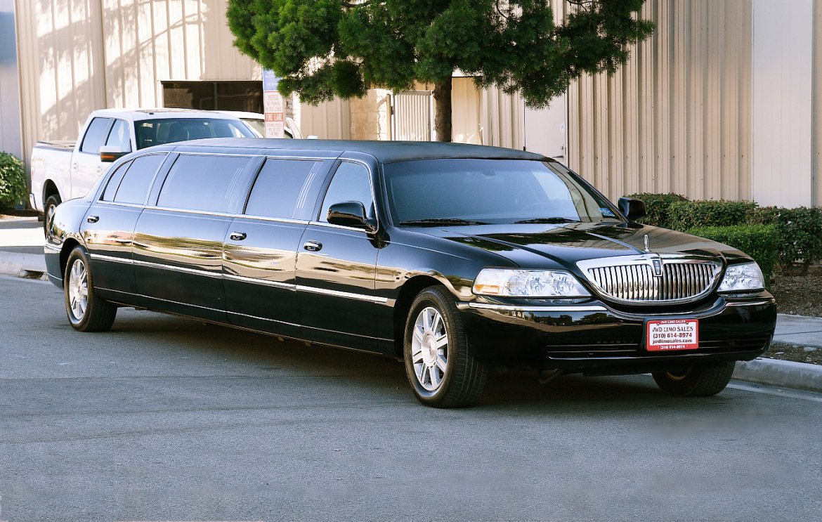 Limousine for Sale in Fontana, CA - Photo 2