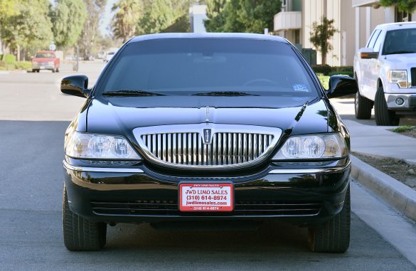 2011 Lincoln Town Car Limousine for Sale in Fontana, CA - Photo 3