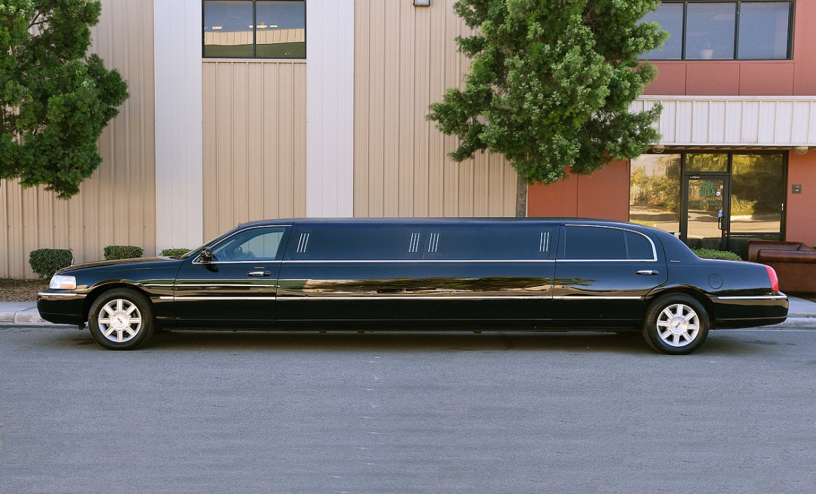 Limousine for Sale in Fontana, CA - Photo 6