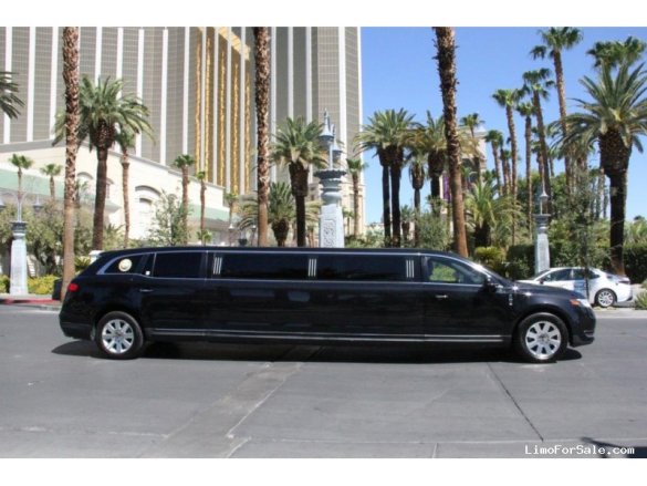 2019 Lincoln MKT Limousine for Sale in Las Vegas, NV - Photo 2