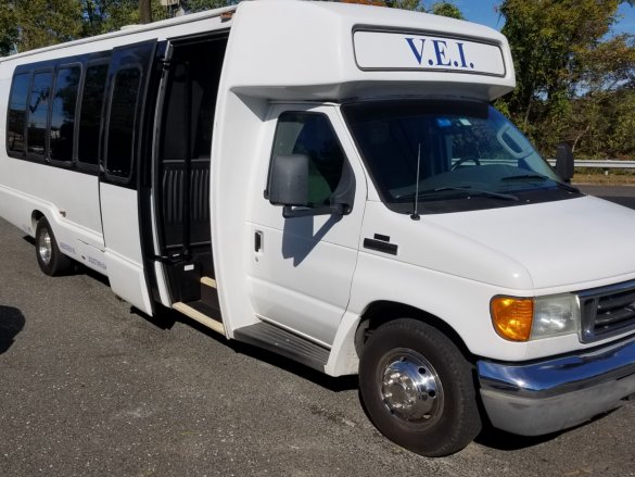 2006 Ford E 450 Limo Bus for Sale in Matawan, NJ - Main Photo