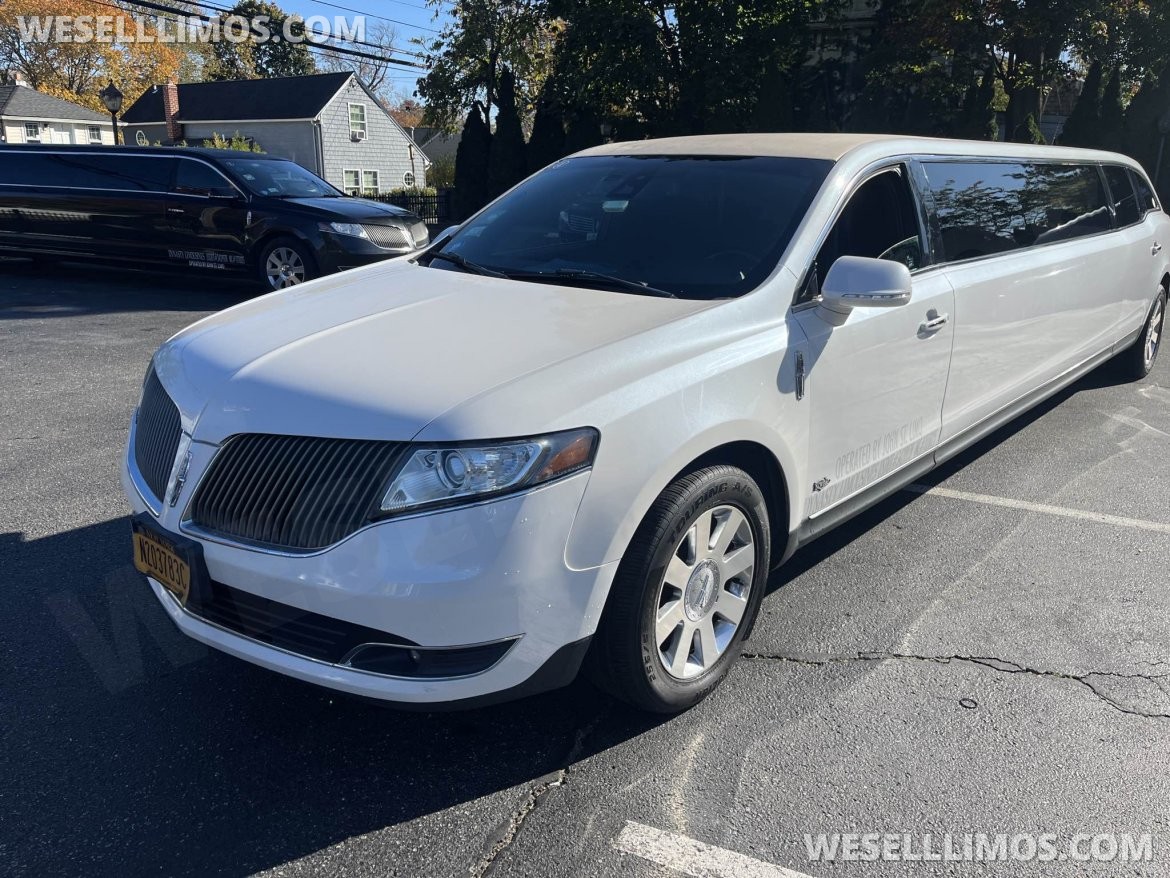 Limousine for Sale in Babylon, NY - Main Photo