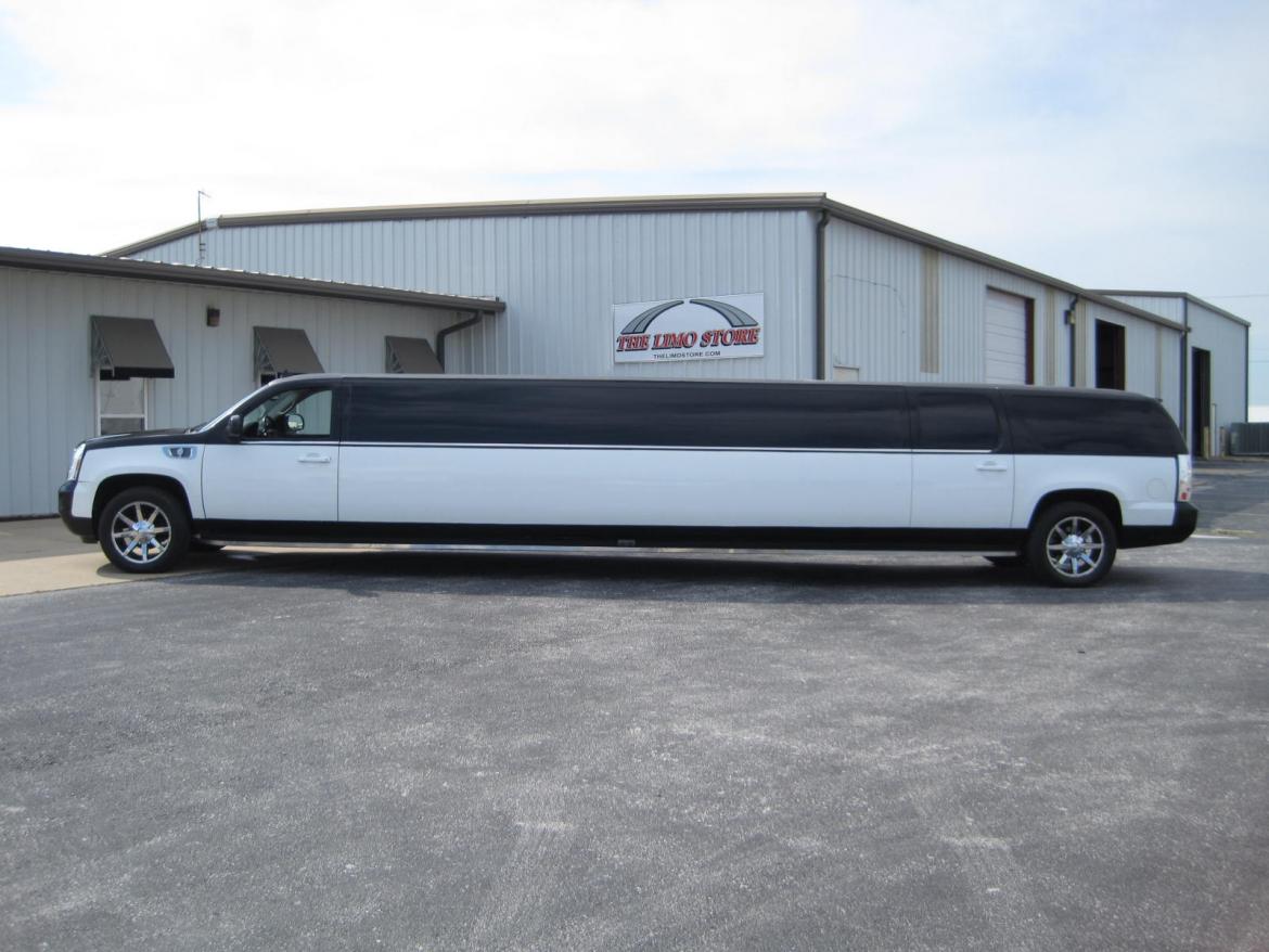 Limousine for Sale in Ozark, MO - Photo 32
