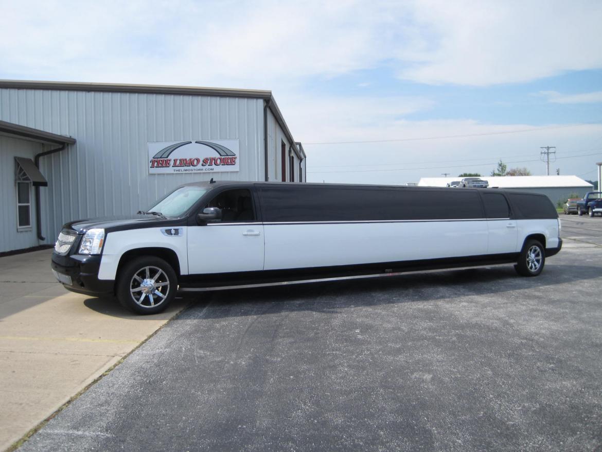 Limousine for Sale in Ozark, MO - Photo 33