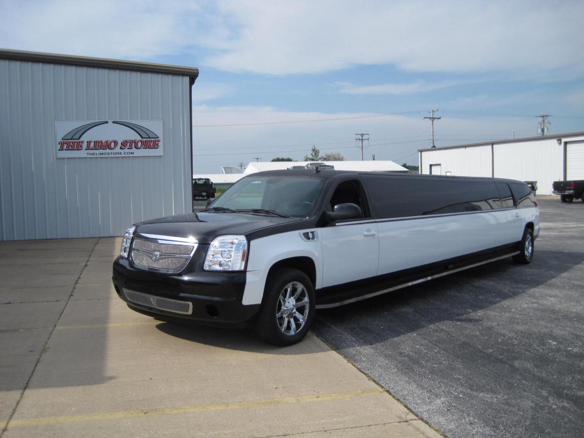 Limousine for Sale in Ozark, MO - Photo 34