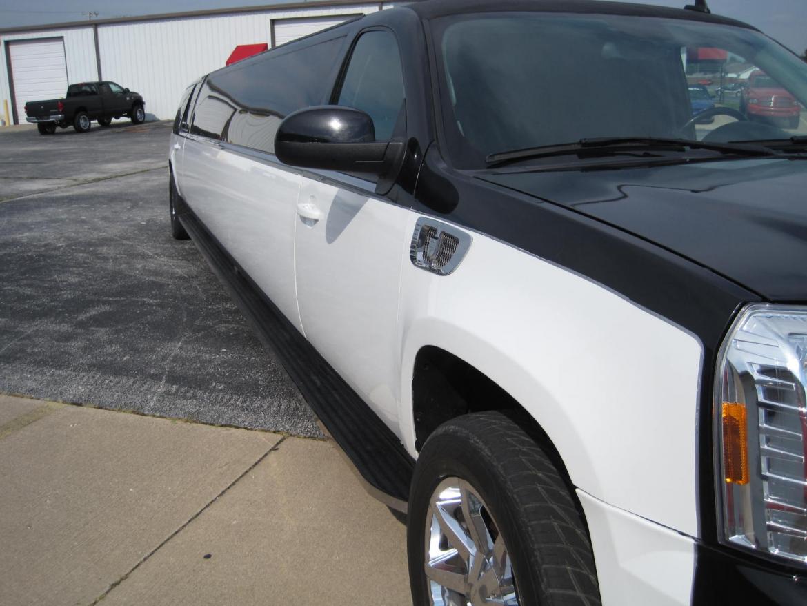 Limousine for Sale in Ozark, MO - Photo 38